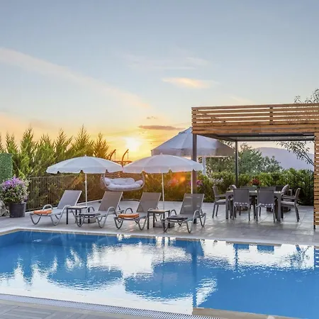Kamelya, Isitmali Kapali Havuz Ve Saunali Tatil Villaniz 빌라 *
