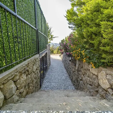 Kamelya, Isitmali Kapali Havuz Ve Saunali Tatil Villaniz Villa
