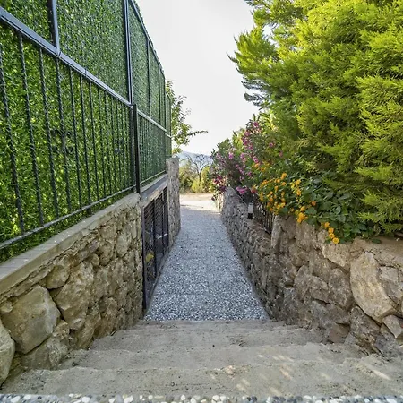 Kamelya, Isitmali Kapali Havuz Ve Saunali Tatil Villaniz 빌라