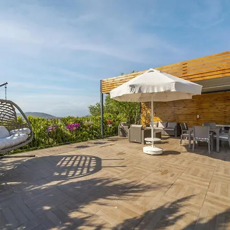 Kamelya, Isitmali Kapali Havuz Ve Saunali Tatil Villaniz *