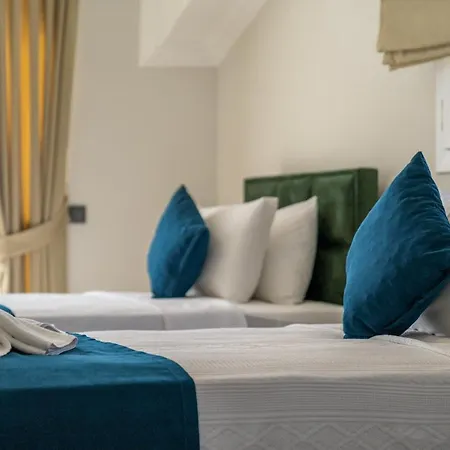 Kamelya, Isitmali Kapali Havuz Ve Saunali Tatil Villaniz 페티예
